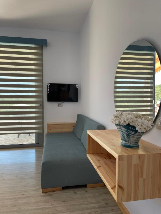 Vila Milo Himare Bagian luar foto