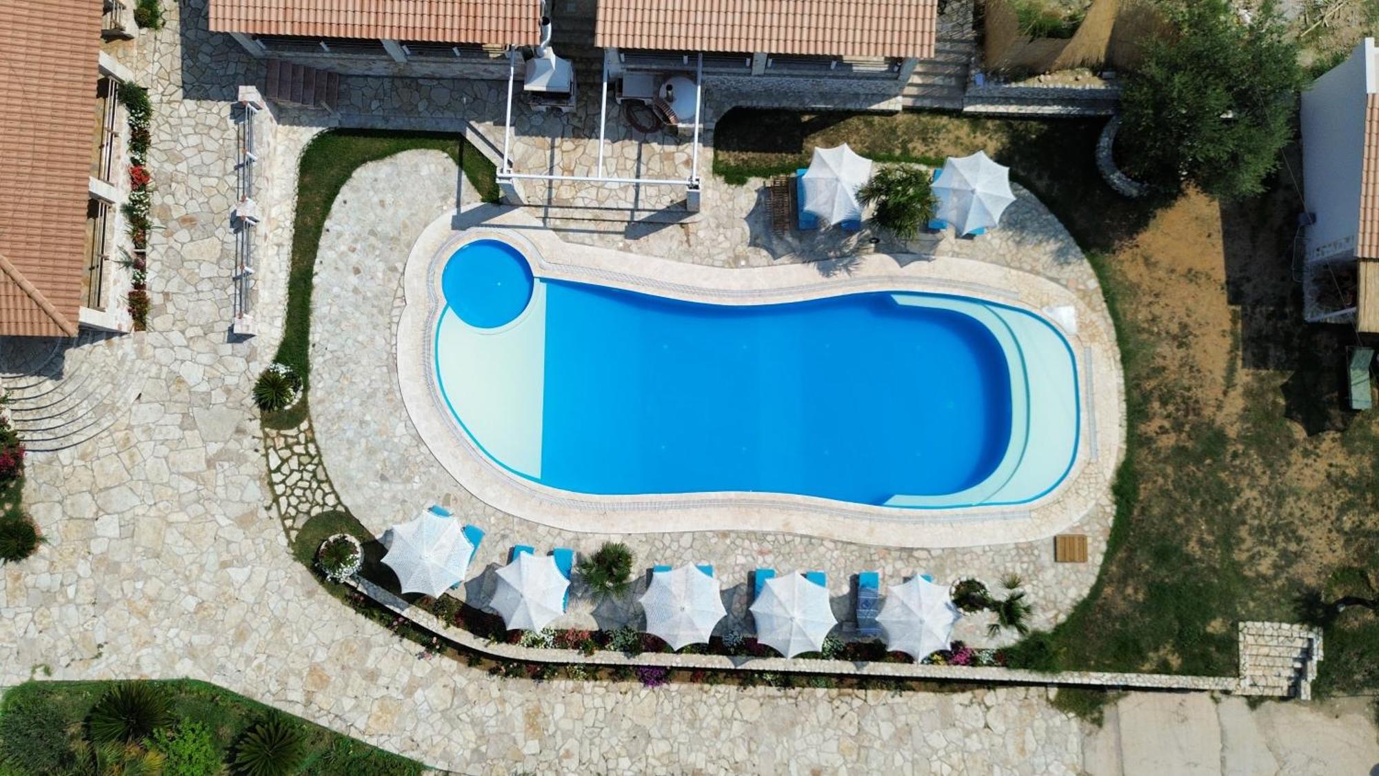 Vila Milo Himare Bagian luar foto